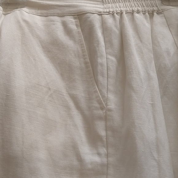 Ruby Rd Women's Capris Pants. - Picture 6 of 8